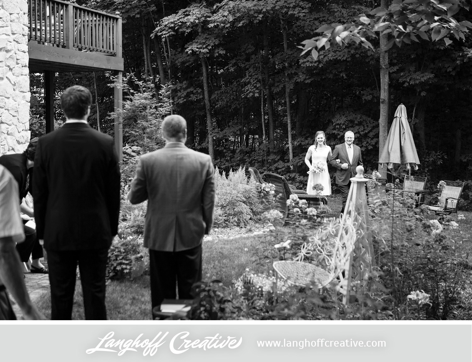 WisconsinWedding-WeddingPhotography-BackyardWedding-LanghoffCreative-10-photo.jpg