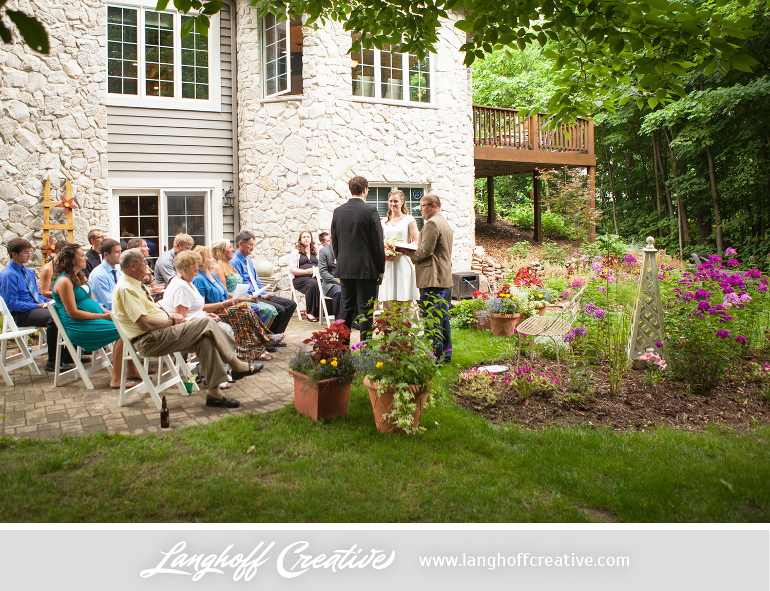 WisconsinWedding-WeddingPhotography-BackyardWedding-LanghoffCreative-12-photo.jpg