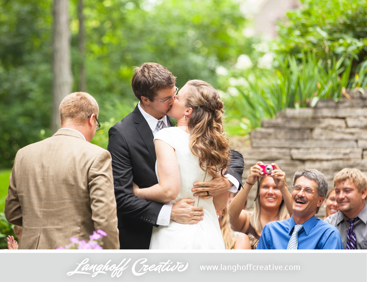 WisconsinWedding-WeddingPhotography-BackyardWedding-LanghoffCreative-16-photo.jpg