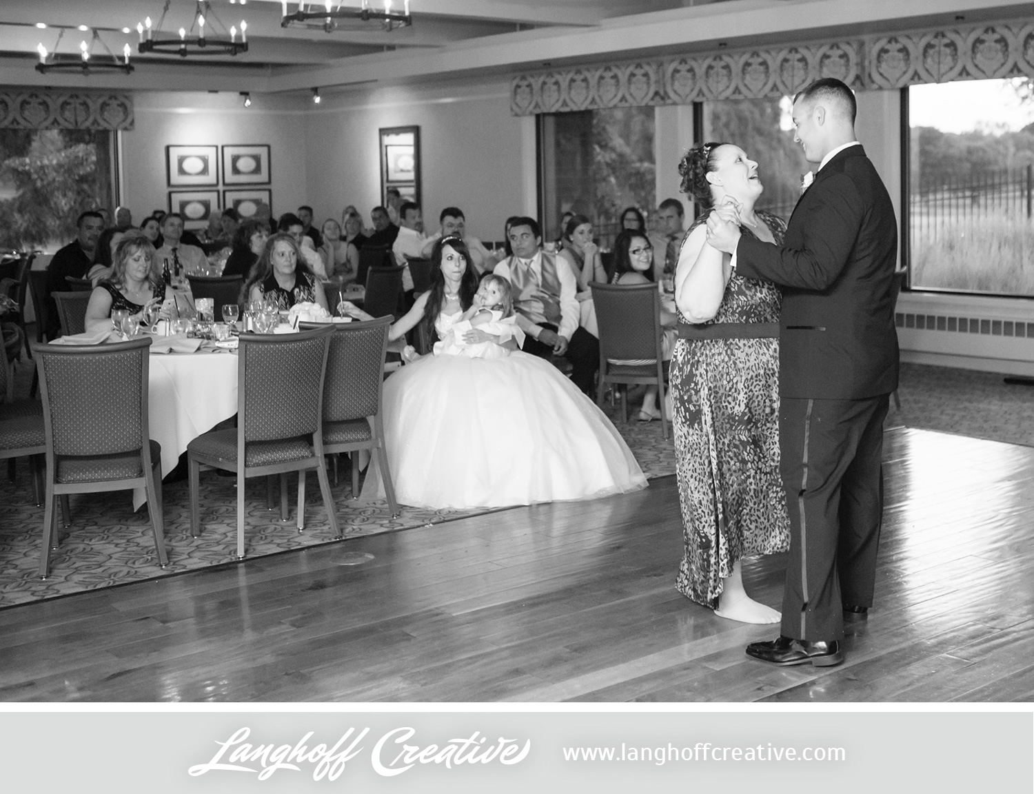 WisconsinWedding-WeddingPhotography-KenoshaCountryClub-LanghoffCreative-35-photo.jpg