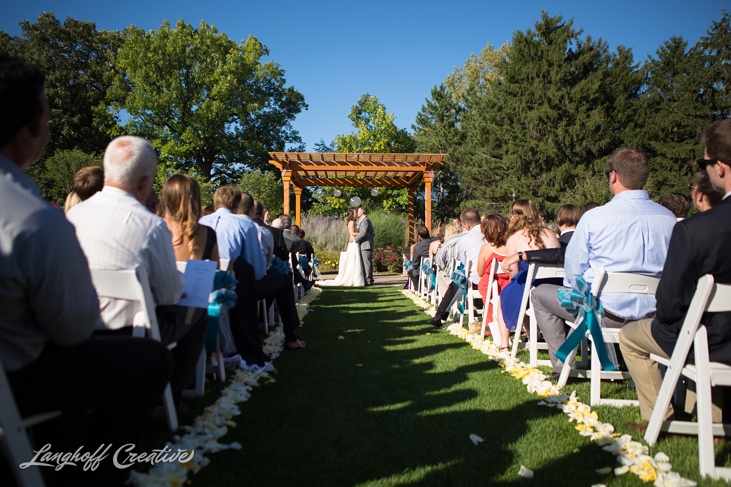 WeddingPhotography-WisconsinWedding-StrawberryCreek-LanghoffCreative-Brumm14-photo.jpg