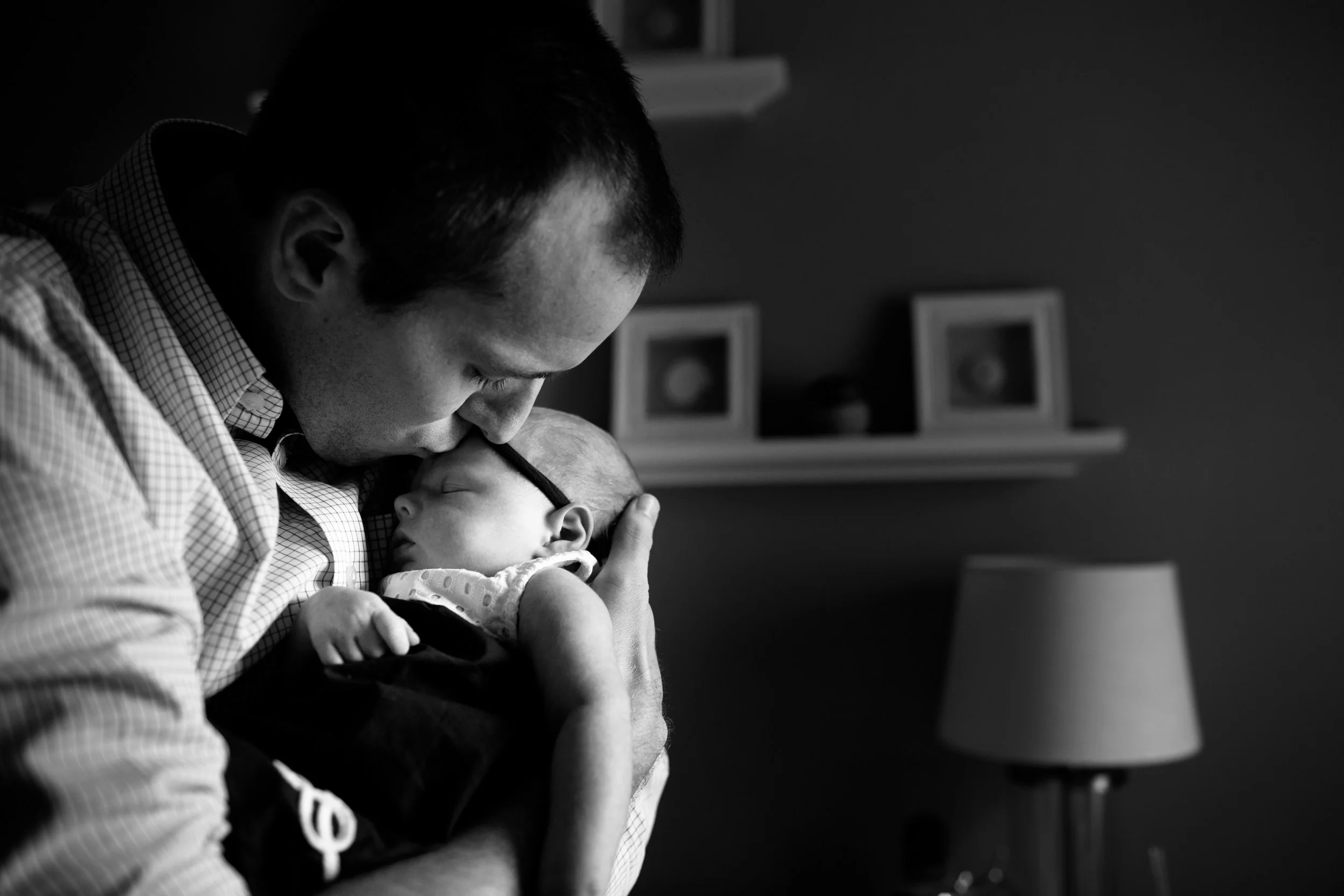 2017-05-18_OakleyNewbornSession-daddy.jpg