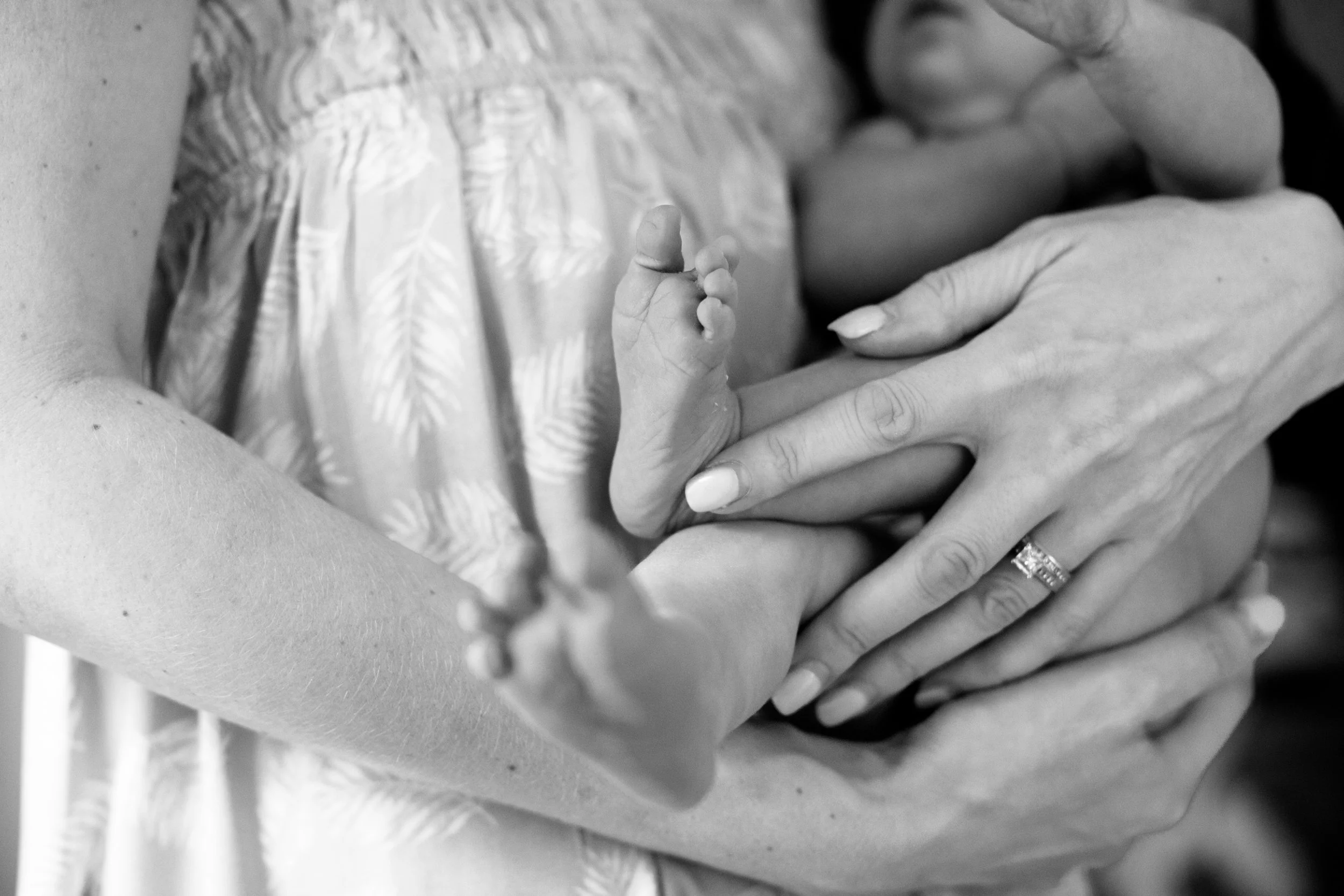 20220910-HillFamily-Newborn-feet.jpg