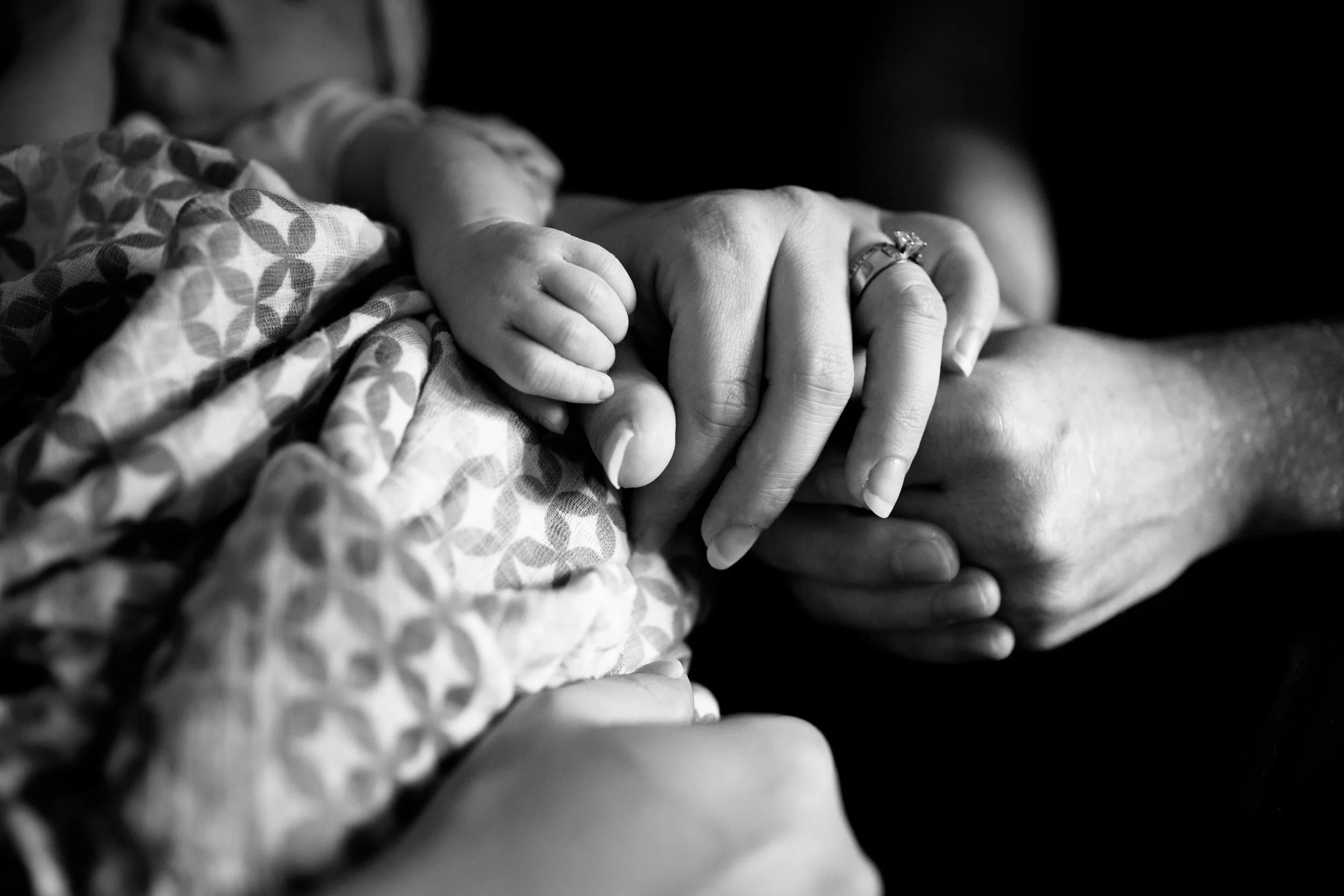 2017-05-18_OakleyNewbornSession-details.jpg
