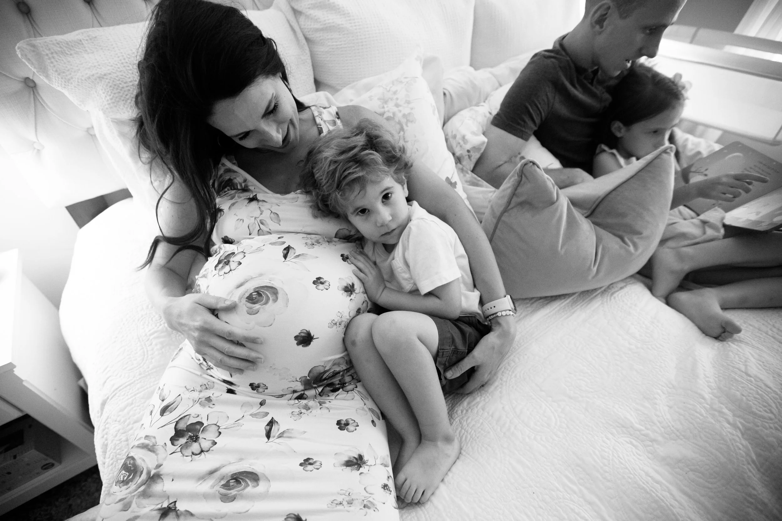 20220730_HillFamily-Cuddles.jpg