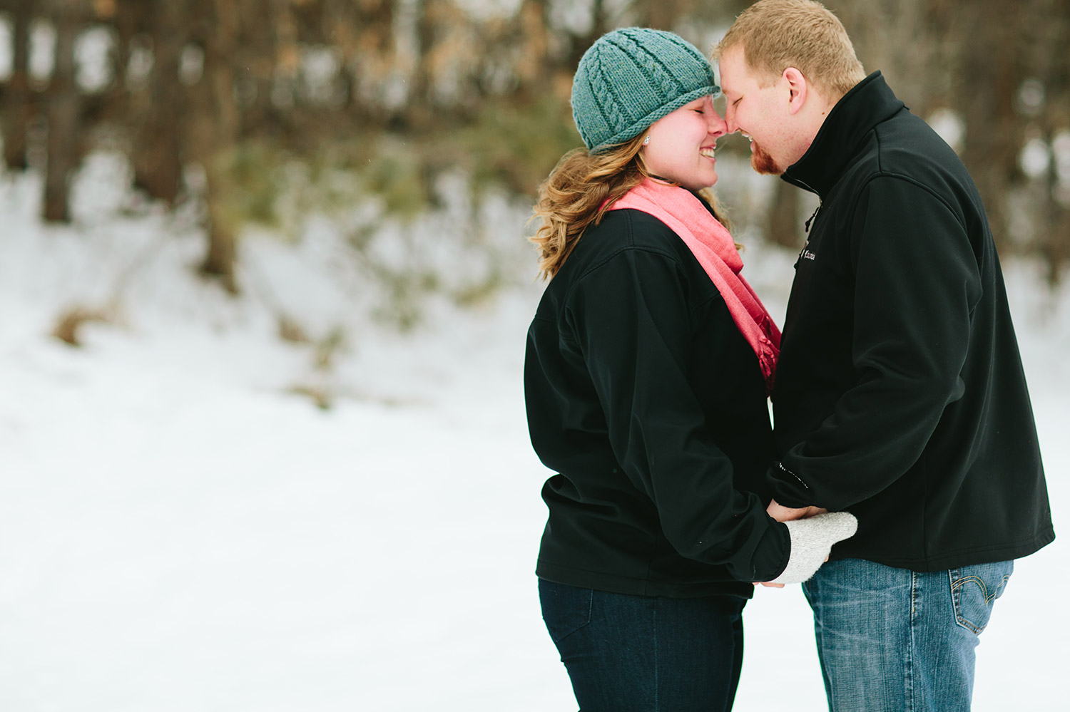 01-minnesota_brainerd_engagement_session_winter.jpg