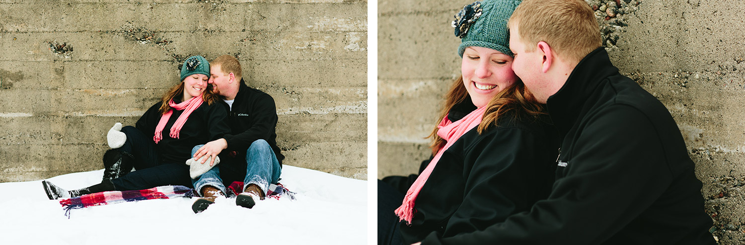 12-minnesota_brainerd_engagement_session_winter.jpg