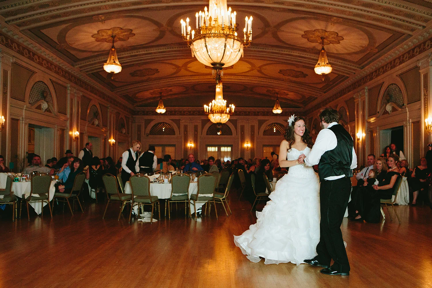 062-Greysolon_Ballroom_Duluth_MN_Wedding.jpg