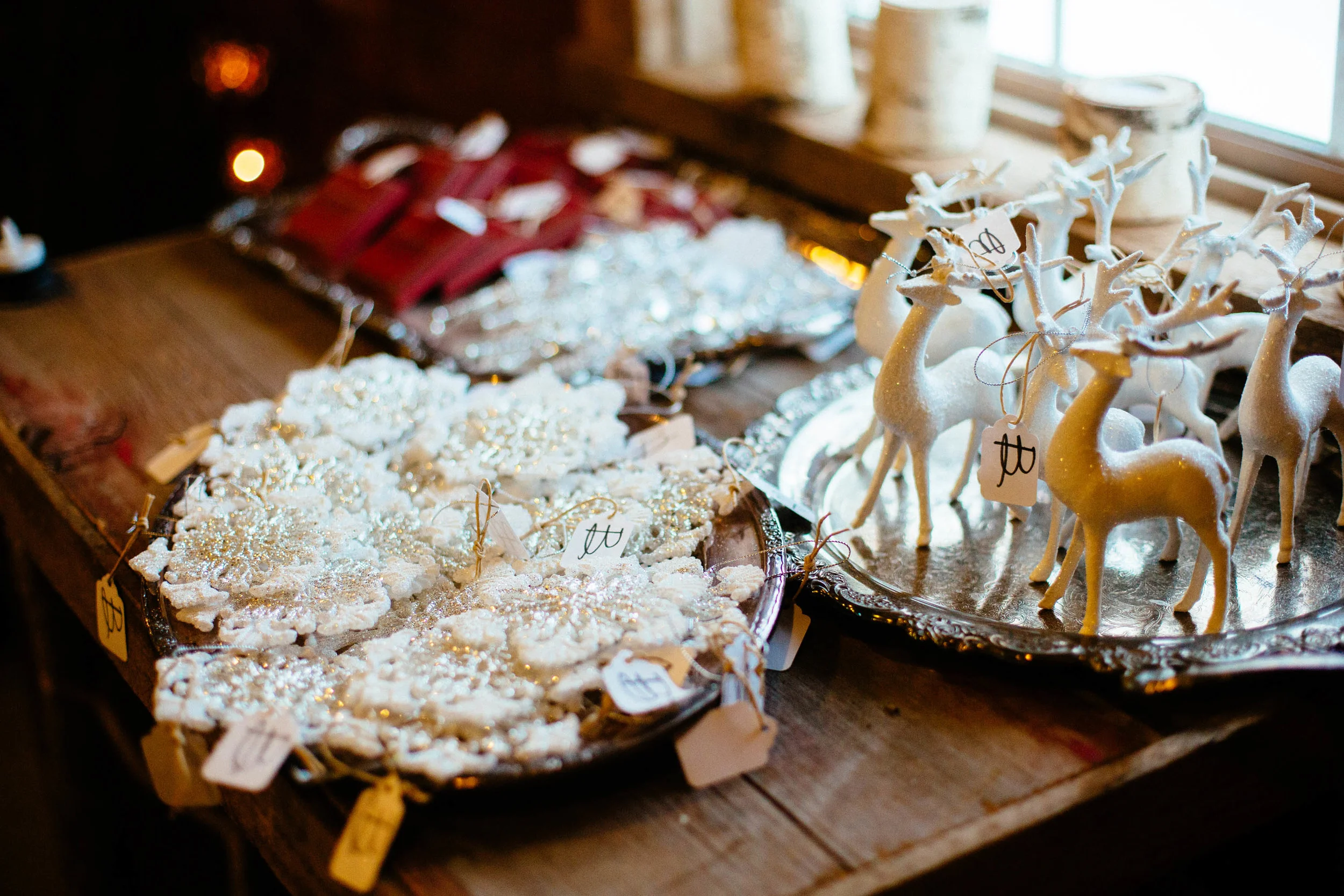 Winter Wedding Decor at Oliver Acreage Bed and Breakfast In Brai