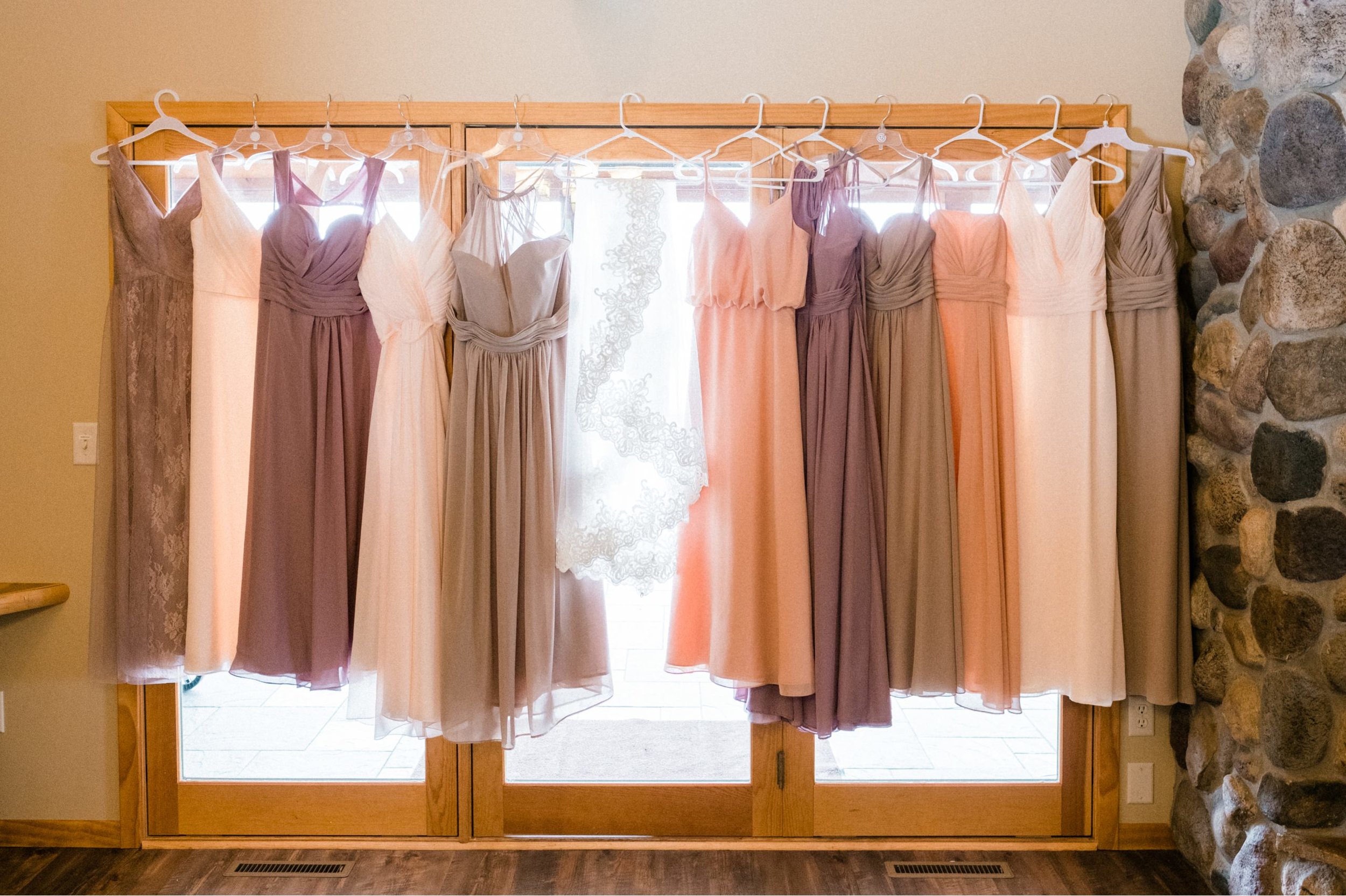 Bride getting ready at Pine Peaks with Captivating Beauty