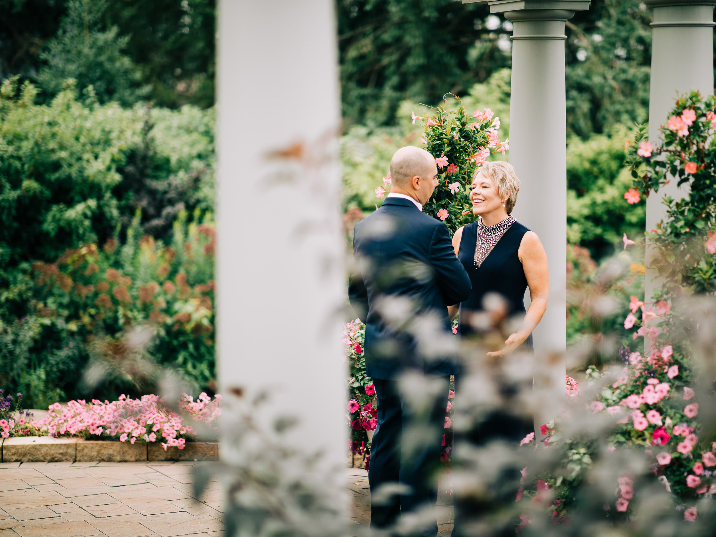 Olympic Hills Golf Course Patio Wedding in Edina