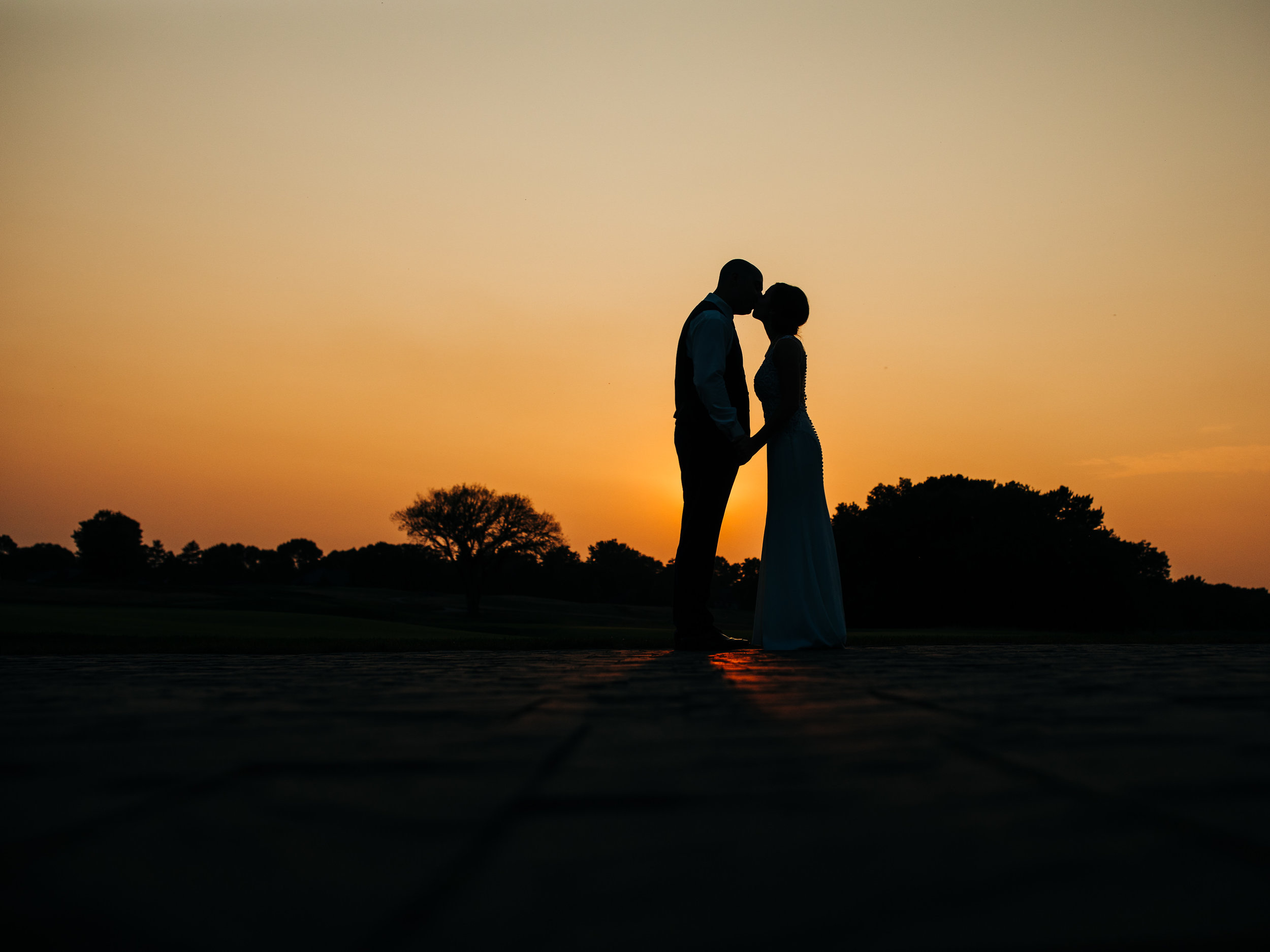 Olympic Hills Golf Course Patio Wedding in Edina