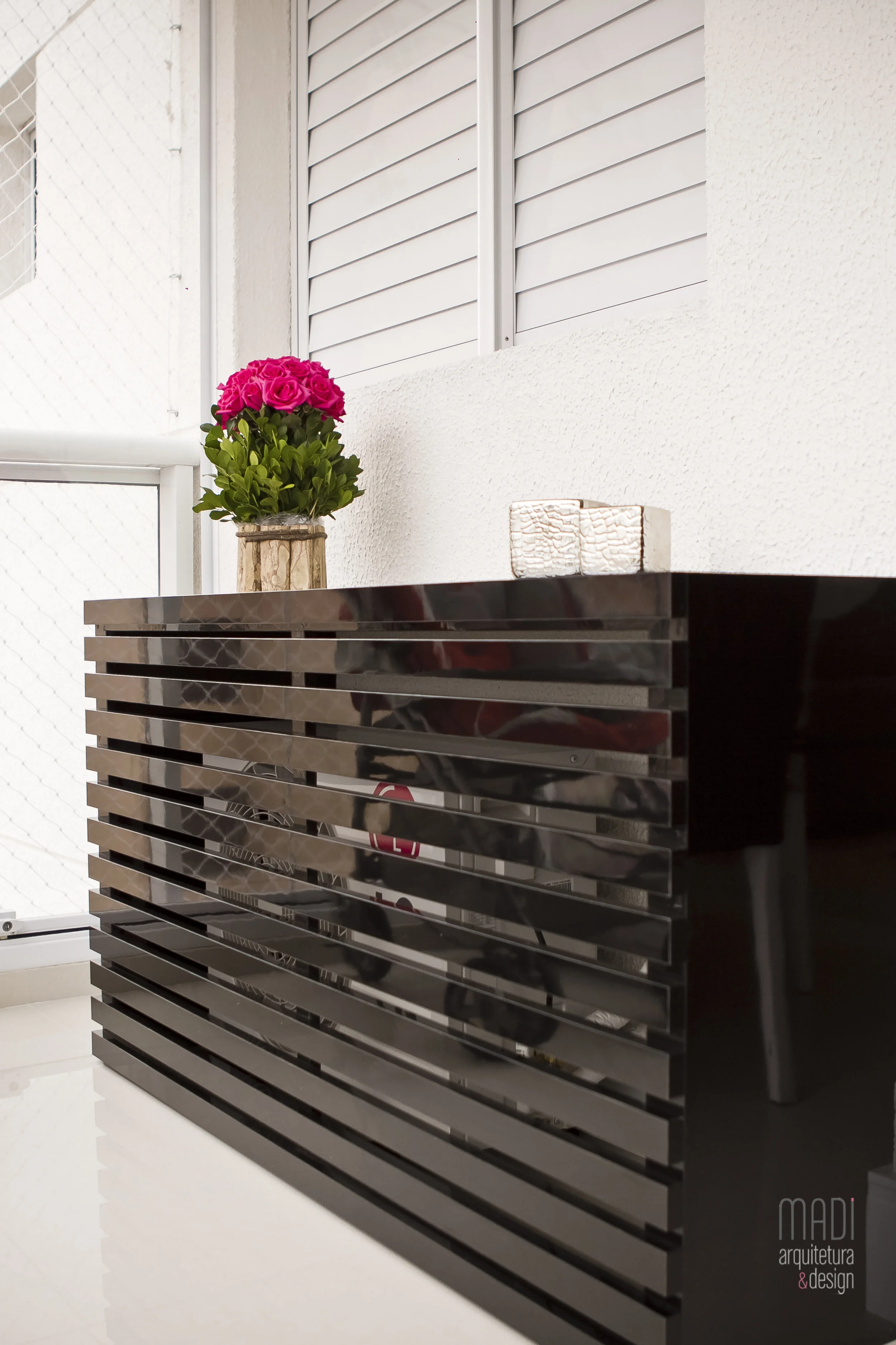 MADI-ARQUITETURA-DESIGN-INTERIORES-APTO-INDEPENDENZA-IPIRANGA-90M2-CIPRIANO-BARATA-MARCENARIA-CONDENSADORA-VARANDA.jpg