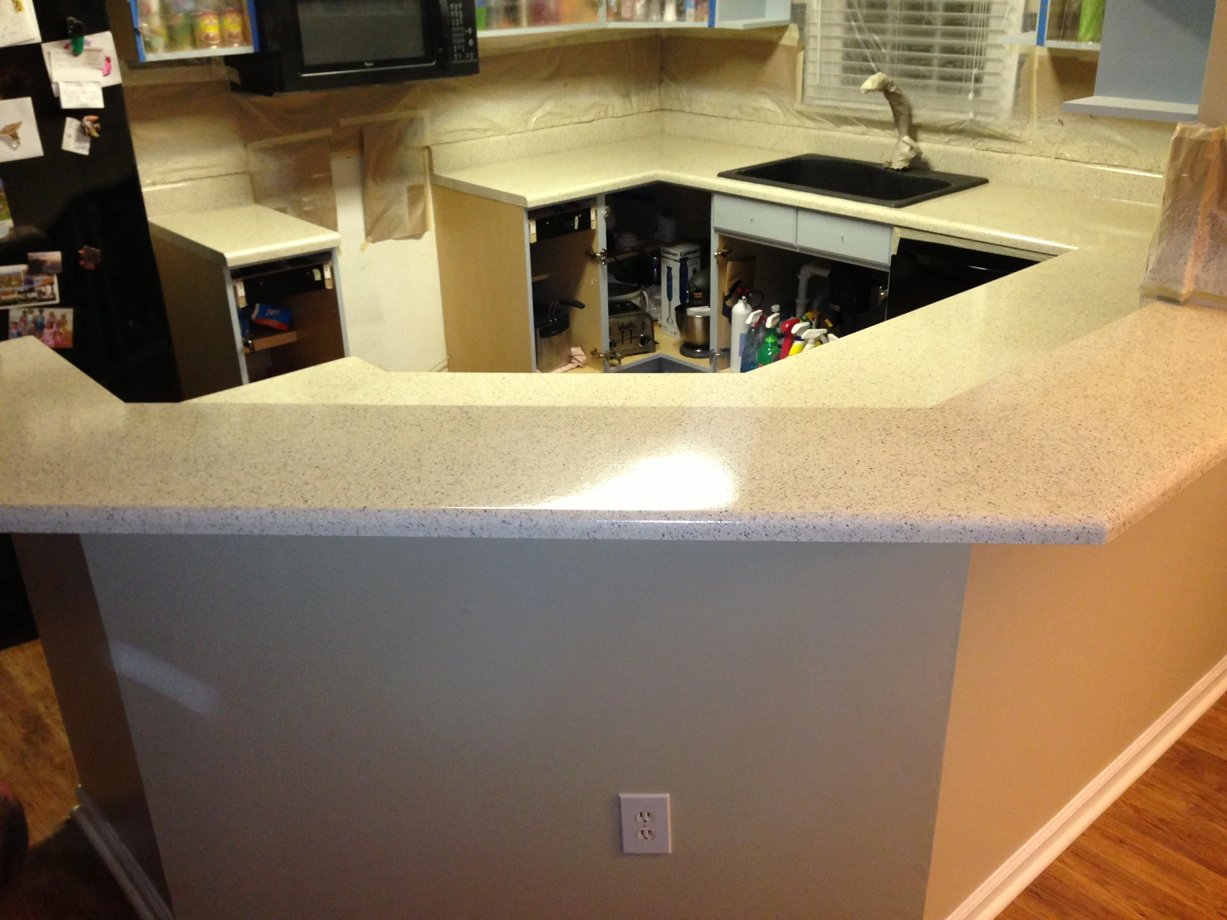 After shot of the custom made counter, now with Avantstone. Replacing a custom styled counter with a removal and replacement counter can get very expensive. This customer saved thousands with Avantstone.