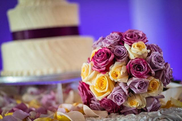 Another gorgeous wedding cake and bouquet combo.
💐 🎂 ❤️ #LexingtonSC #ColumbiaSC #SouthCarolina #southernwedding #weddingcake #weddingflowers #weddingbouquet #purplewedding #bride #marriage #wife #roses #saludashoals #saludashoalspark