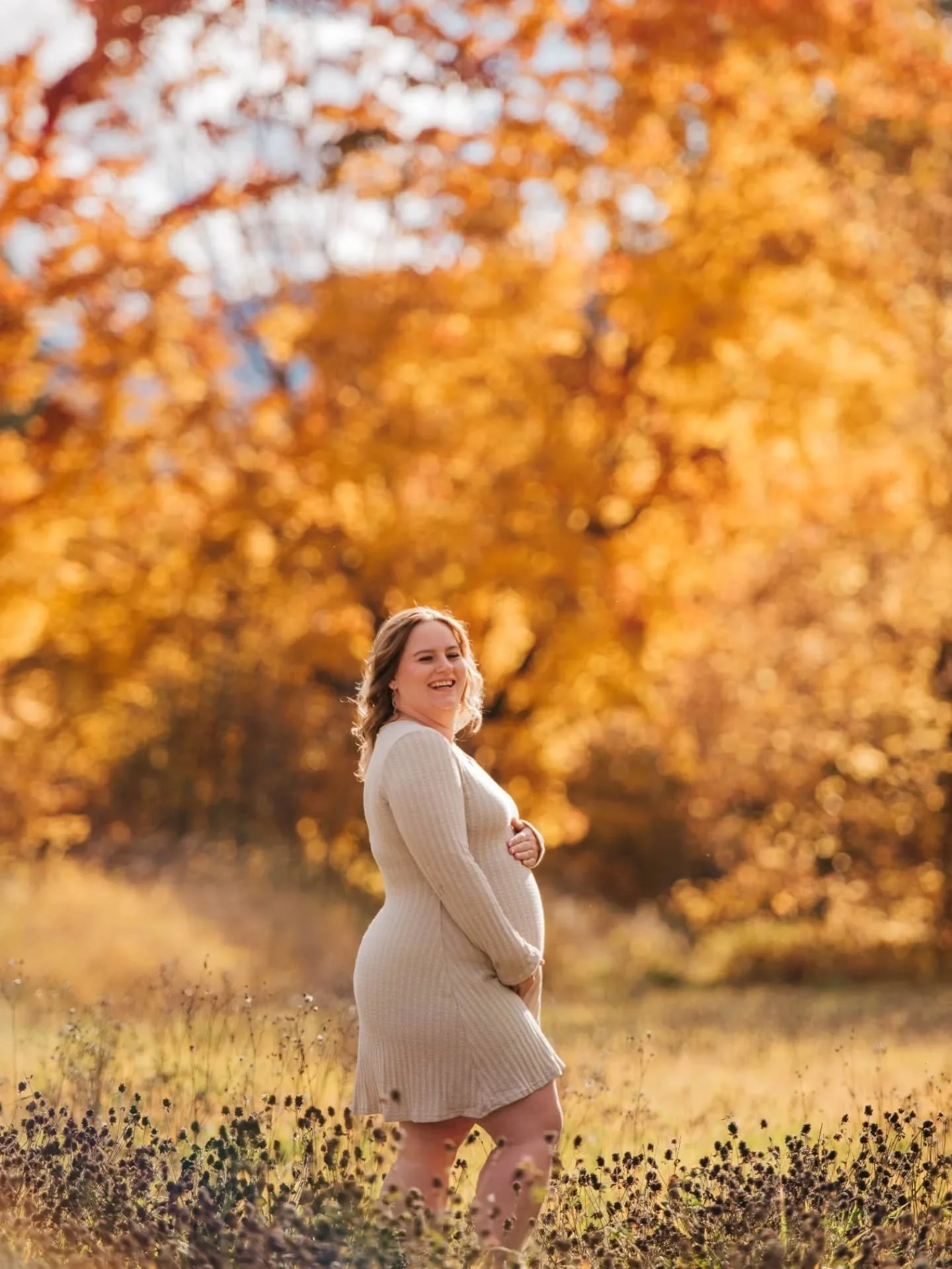 This has been an insane month of October and I'm so grateful for all the families, couples, and businesses that have had me pass through their lives for short amounts of time, in order to capture images that will last a lifetime. 
What better way to