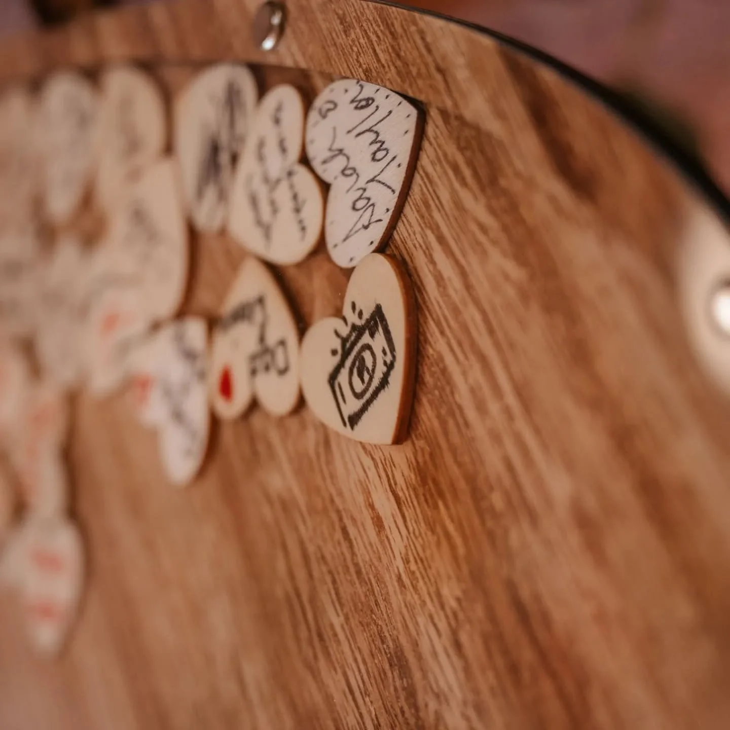 If you see this little symbol in your guest book, I was photographing your wedding 👌