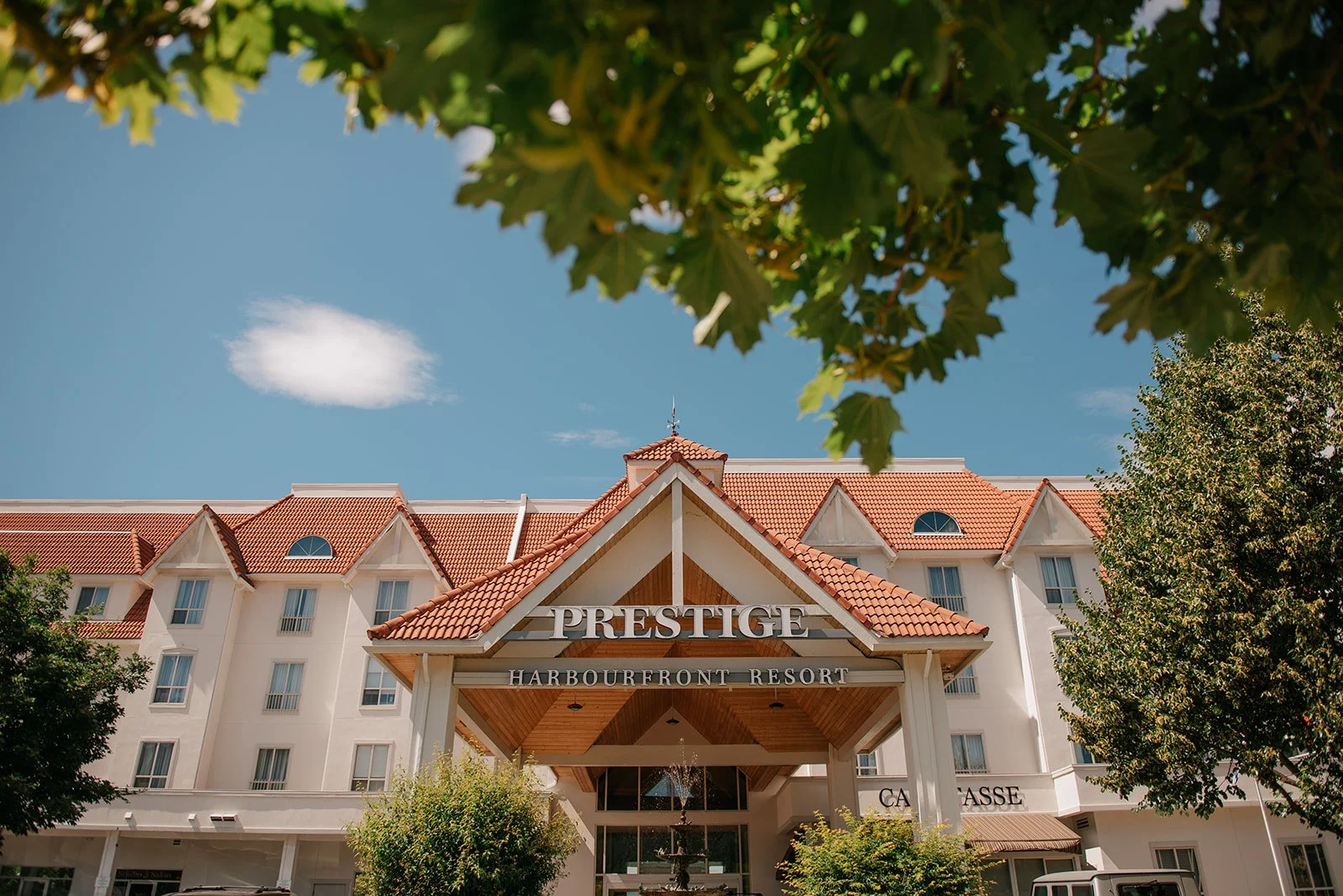 Wedding photography in Salmon Arm at Prestige Harbourfront Hotel