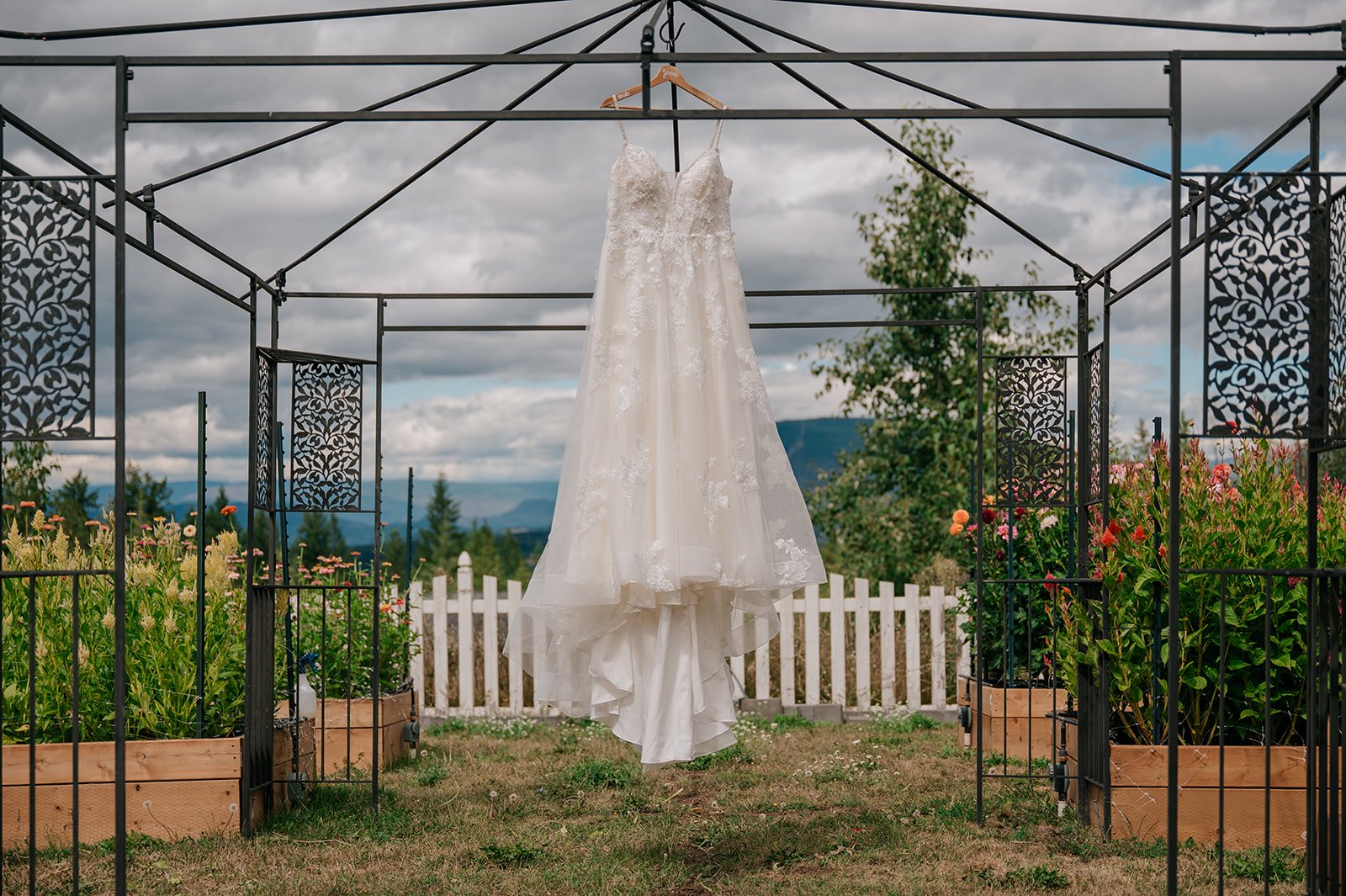 Wedding photography in Salmon Arm at Raven &amp; Steel 