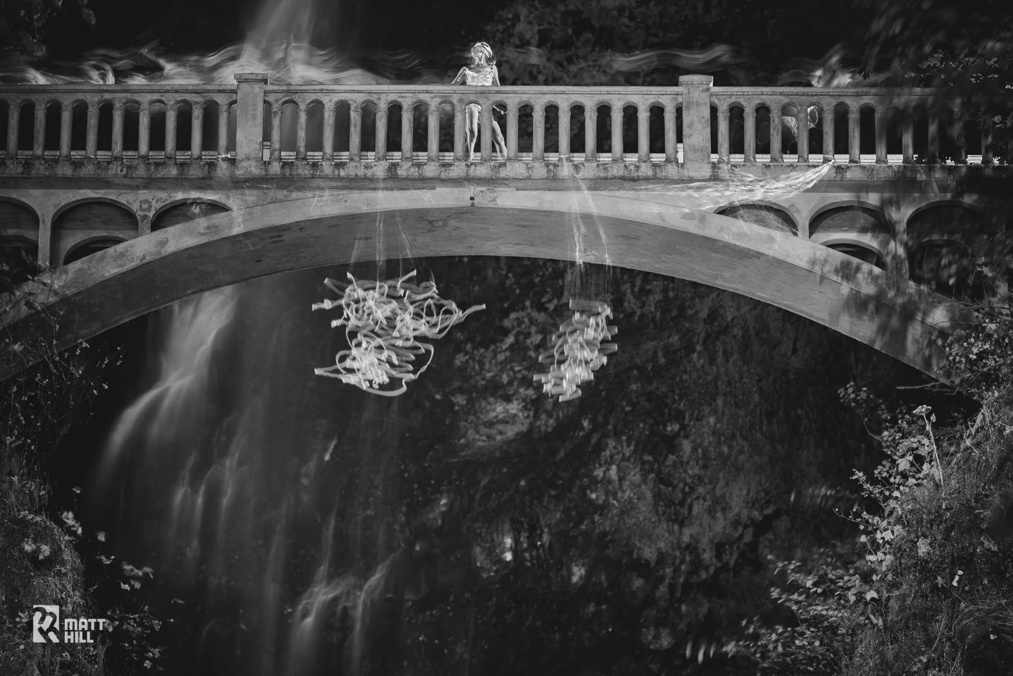 night-photography-multnomah-falls-oregon-matt-hill.jpg