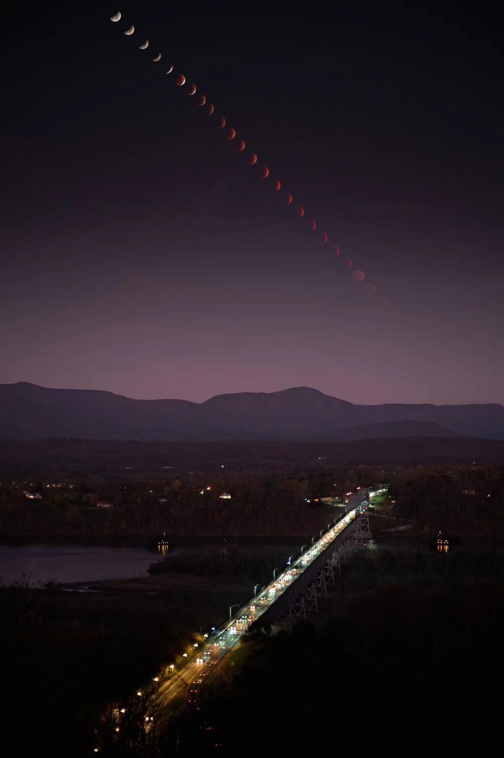 Total Lunar Eclipse 2022 © Matt Hill