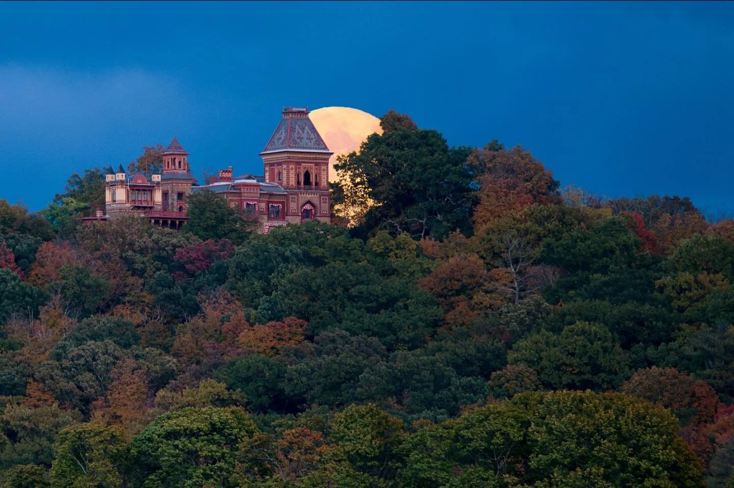 Last night&rsquo;s free meetup in my home of Catskill, NY for the worldwide PhotoPills Supermoon was a blast!

I didn&rsquo;t count but it felt like 40 to 50 people were there to make photos. The sense of community was strong. Folks from NJ, NYC, Alb
