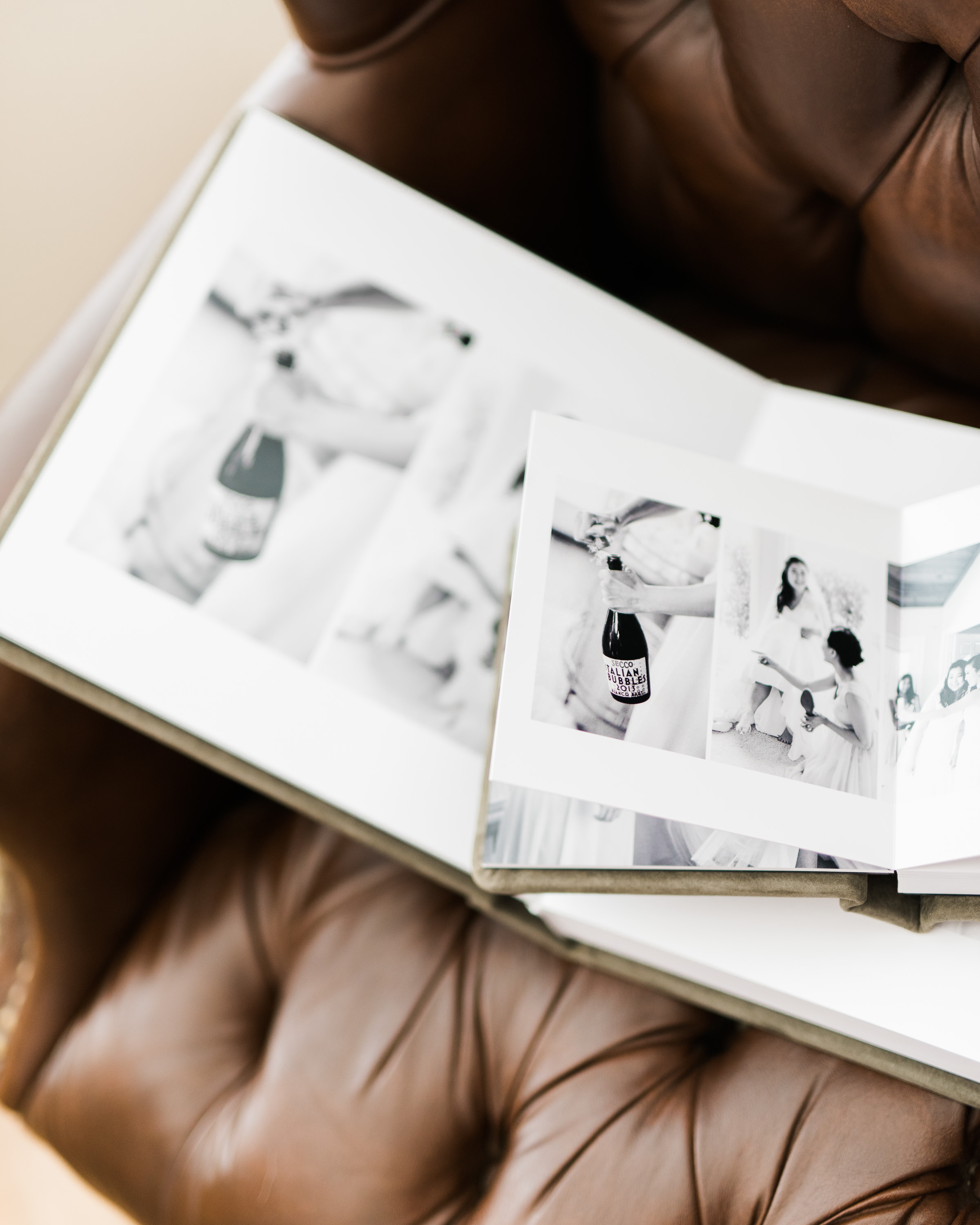 The 6x6 parent mini is an exact replica of the 10x10 album on the inside.