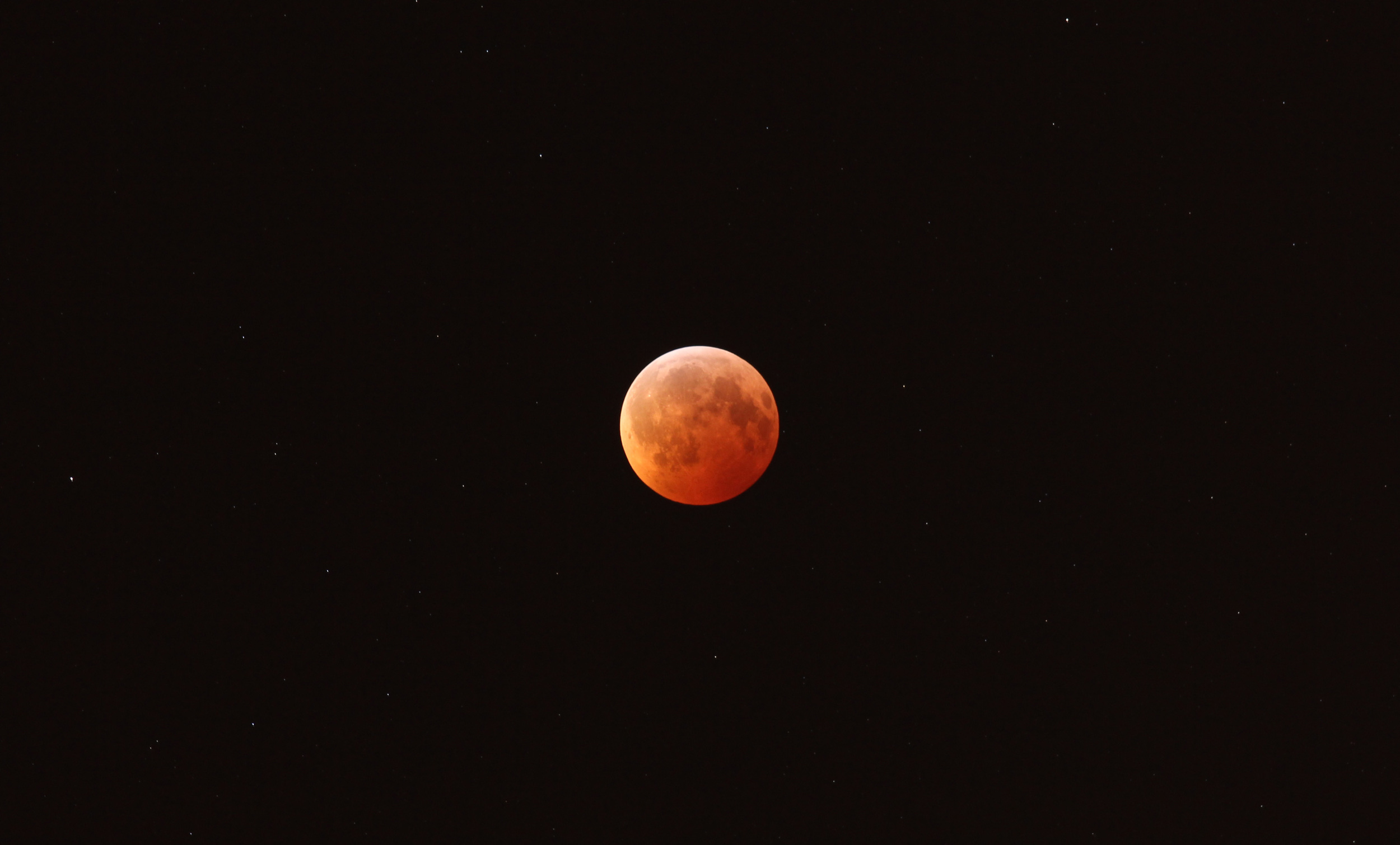 The December 2010 Total Lunar Eclipse as seen from Mississauga.