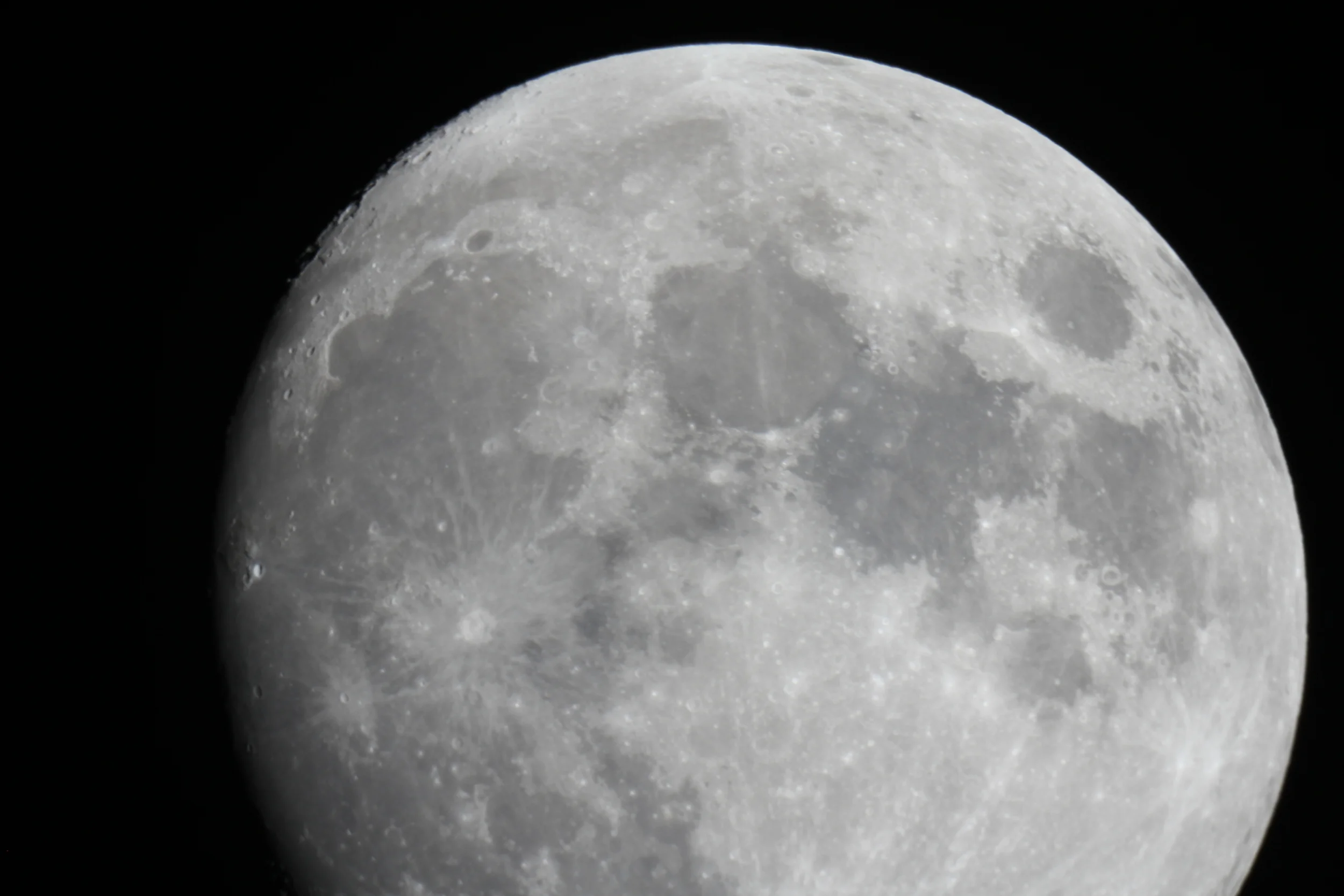 The waxing gibbous Moon will be visible.