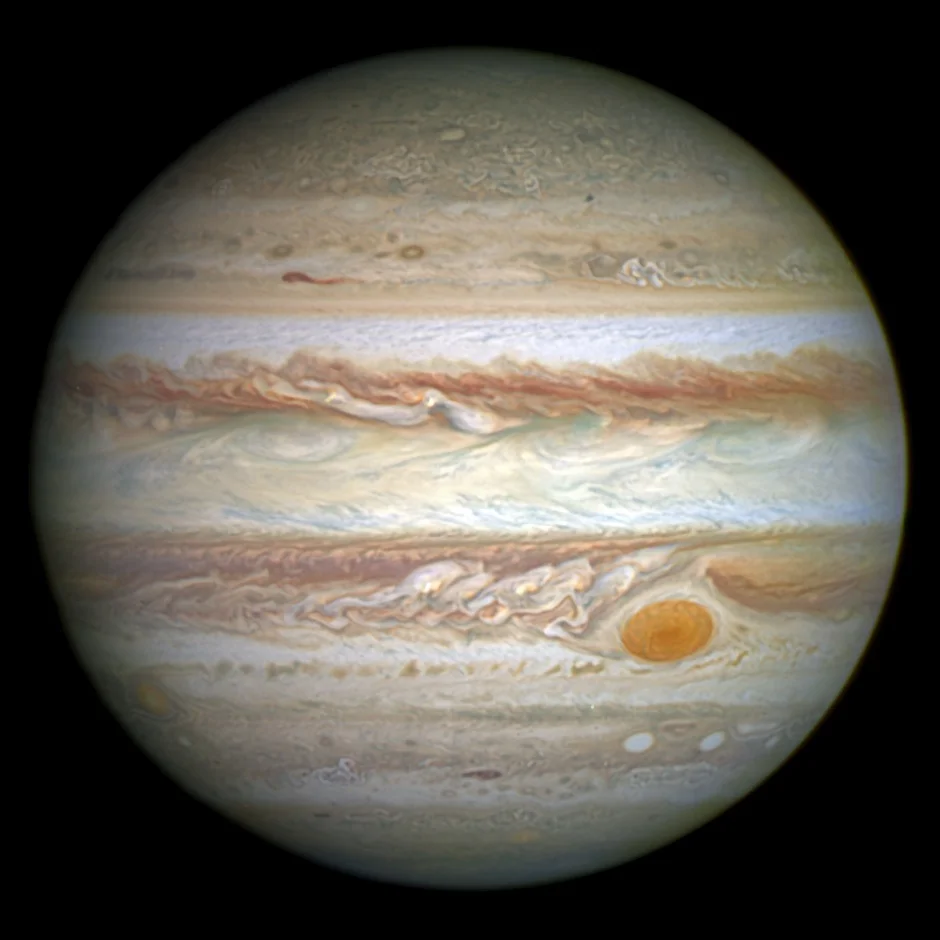 CLOUDS MAKE JUPITER A COLOURFUL PLANET.