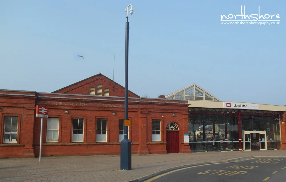 Llandudno-railway-station-picture2.jpg