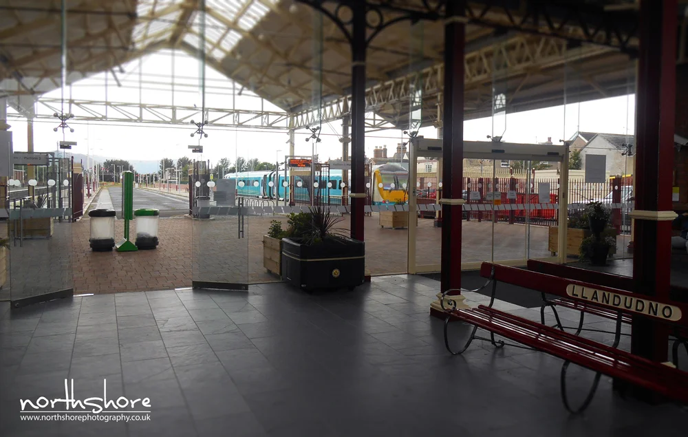 Llandudno-train-station-picture.jpg