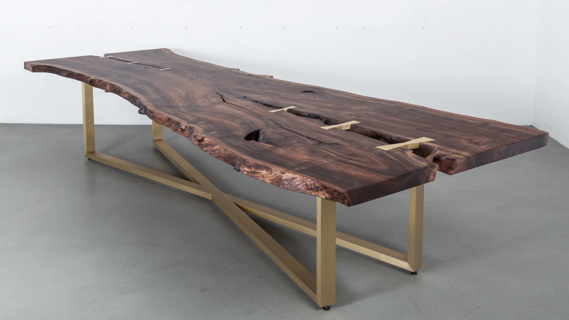 2915_Carrier & Co_ Claro Dining Table_06.jpg