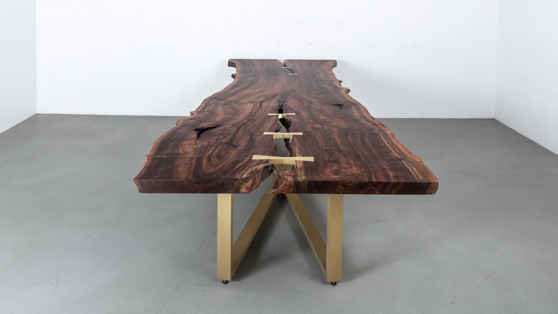 2915_Carrier & Co_ Claro Dining Table_35.jpg