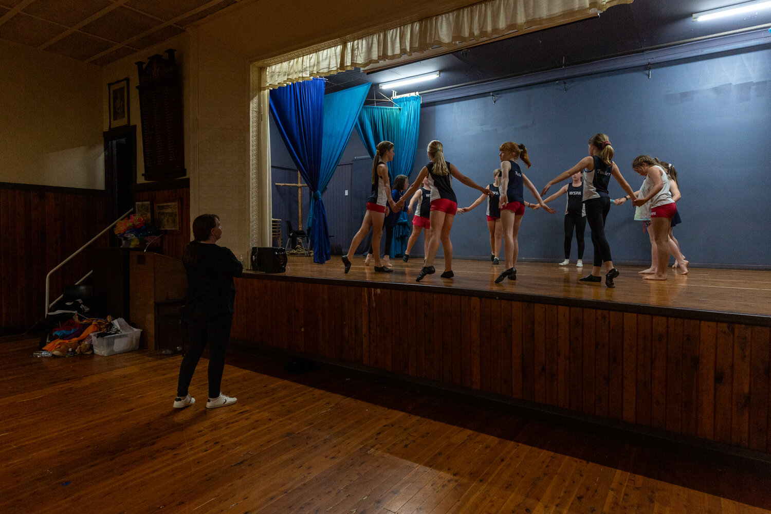  A dance class in Tottenham, a source of fun for young people who have been dealing with the effects of a drought, the pandemic and the mouse plague. 