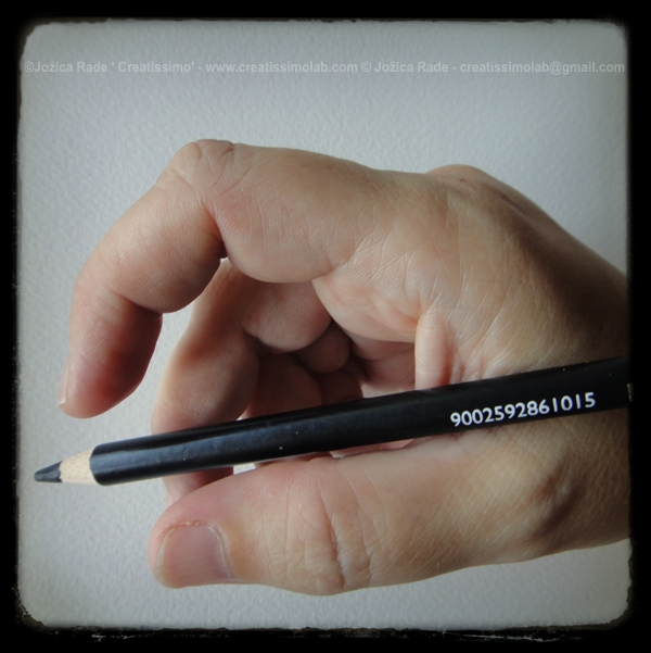 pencil in hands 01 creatissimo lab.jpg