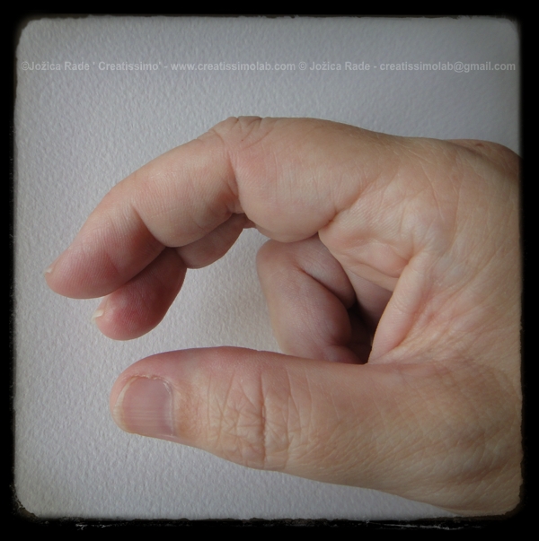 pencil in hands 03 creatissimo lab.jpg