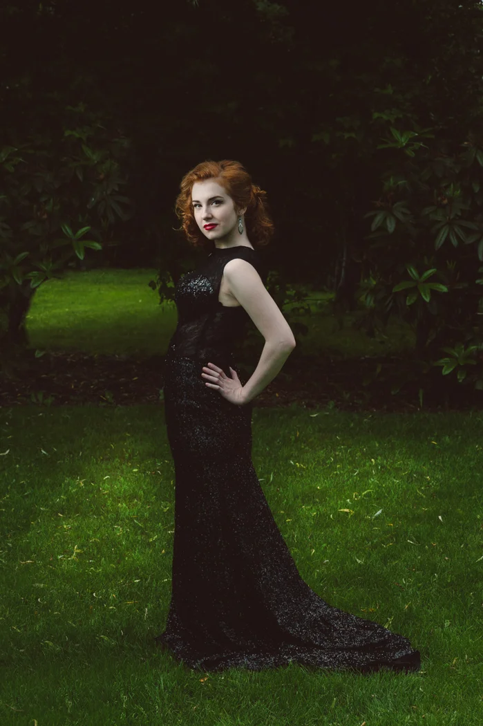 teen_grad_portrait_gothic