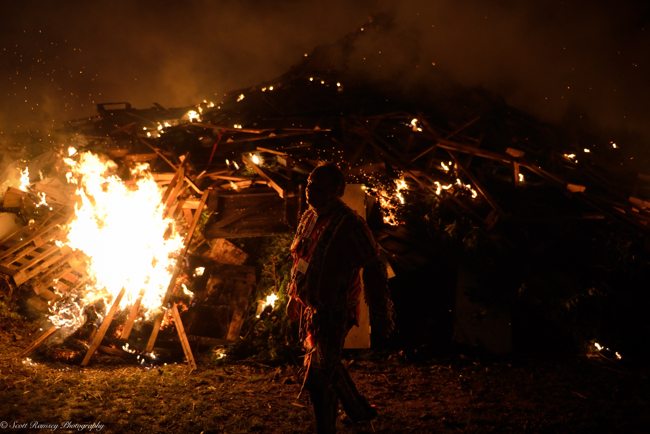 The Bonfire is alight 