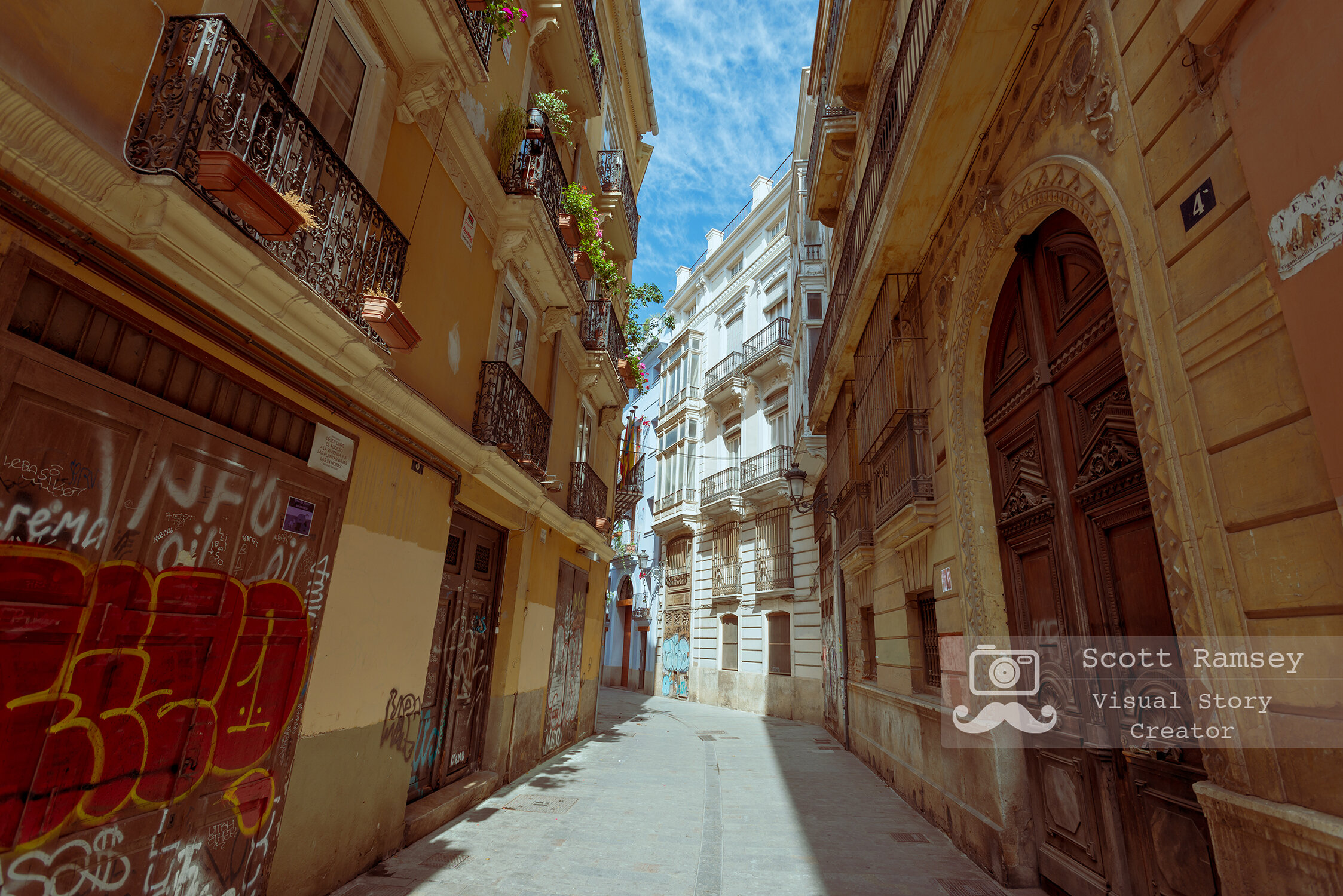 Travel Photographer - Valencia Old Town