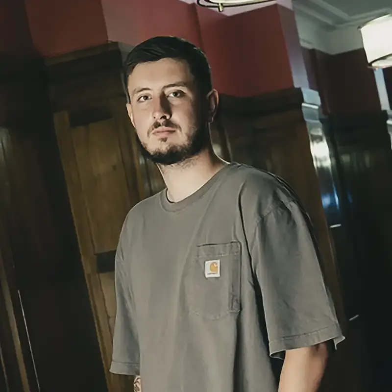 The Creatives Team at Scott Ramsey Photography: Jordan, Modern Photographer with a contemporary eye, transforming scenes from photography for brands and advertising companies to polished commercial and hospitality shoots.