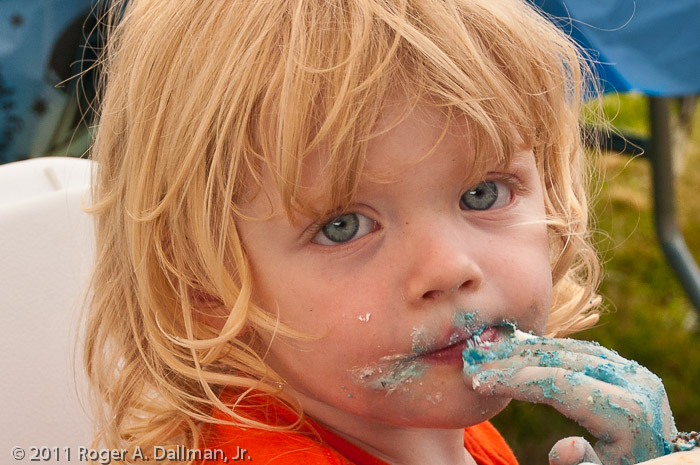 This little girl is, obviously, not bothered by my camera.