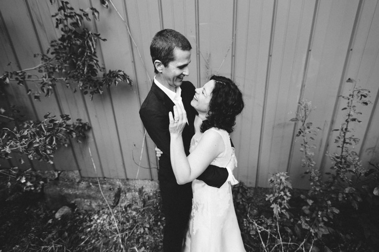 backyard_wedding_wisconsin_wedding_photography_matt_haas_photography-057.jpg