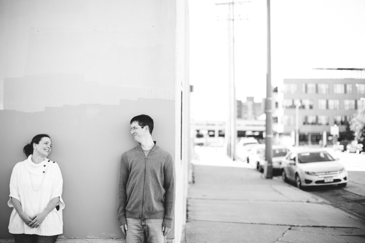 milwaukee_engagement_session_nl-017.jpg