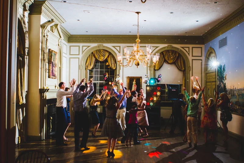 kneeland-walker-house-and-university-club-wedding-milwaukee-004.jpg