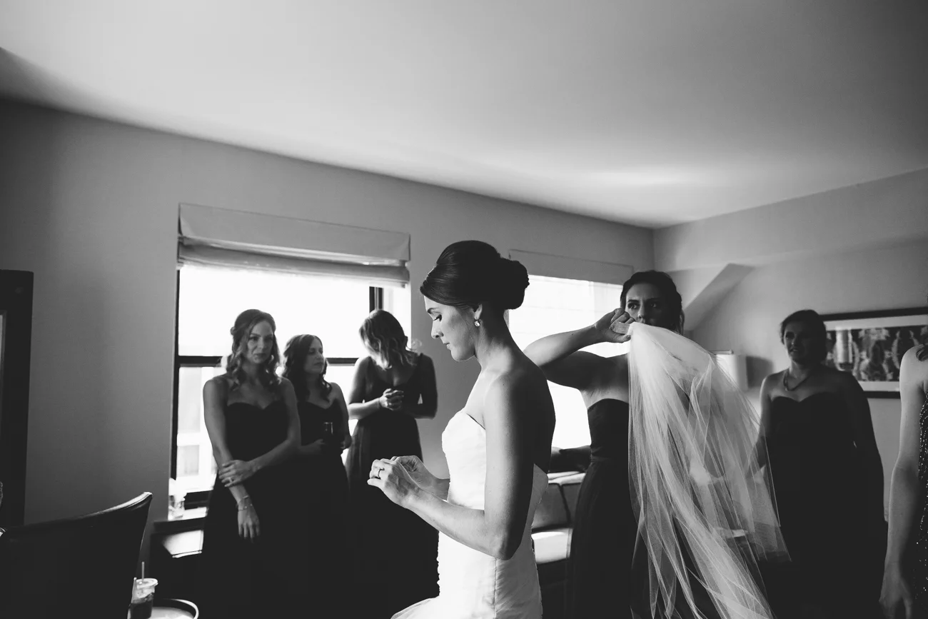 ali-tim-ravenwoods-event-center-wedding-chicago-15.jpg