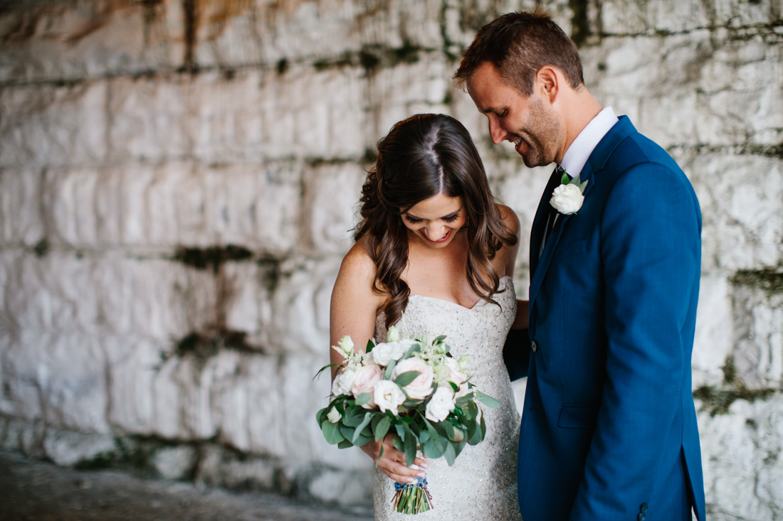 unique-chicago-wedding-photography-city-view-loft-3134.jpg