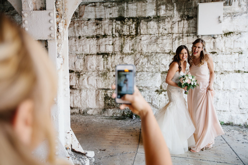 unique-chicago-wedding-photography-city-view-loft-3198.jpg