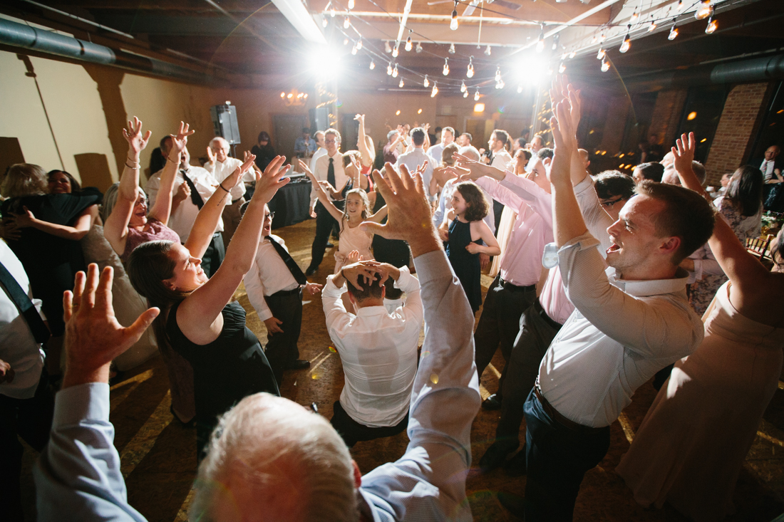 unique-chicago-wedding-photography-city-view-loft-7135.jpg