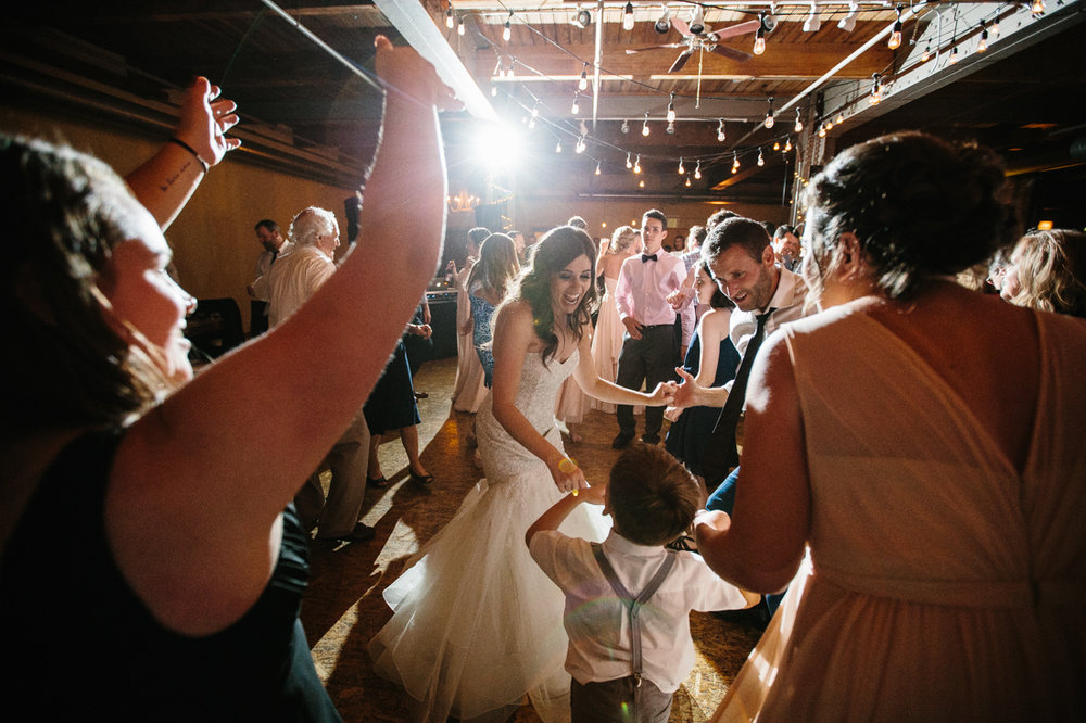 unique-chicago-wedding-photography-city-view-loft-7372.jpg